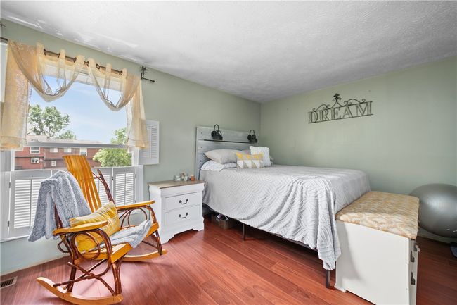 301 Holland Ct, Townhouse with 2 bedrooms, 2 bathrooms and 1 parking in Coraopolis PA | Image 16