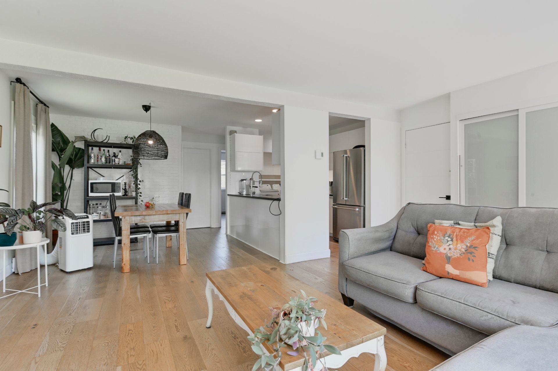 Residential in Saint-Augustin-de-Desmaures 3