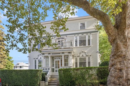 apt-2-20 Berkeley Ave, Newport, RI, 02840-3599 | Card Image