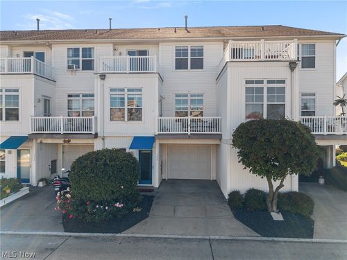 308 E Marina Pkwy, Lorain, OH, 44052-2080 | Card Image