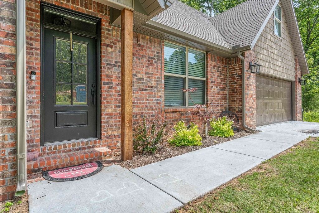 Singleton Dr, Bella Vista, AR 72715