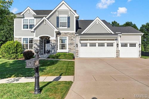 222 Grayleaf Ct, Wentzville, MO, 63385-6216 | Card Image
