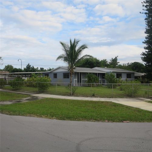 19021 Nw 12th Ct, Miami Gardens, FL, 33169-3401 | Card Image