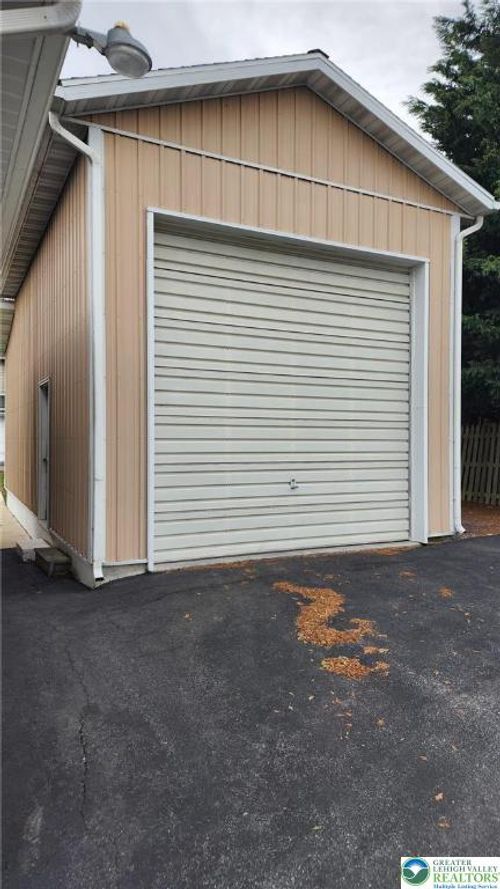 garage-825 Church Street, Upper Macungie Twp, PA, 18051 | Card Image