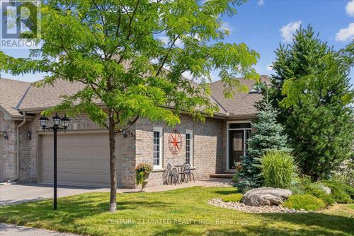 155-301 Carnegie Avenue, Peterborough North (University Heights), ON, K9J6Y8 | Card Image