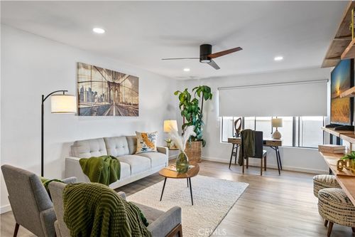 4110 Elm Ave, Long Beach, CA, 90807-2758 | Card Image