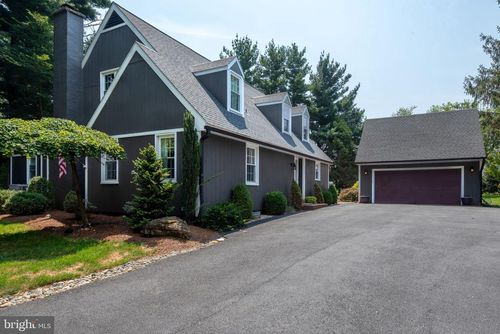 2111 Landis Valley Rd, LANCASTER, PA, 17601-5409 | Card Image