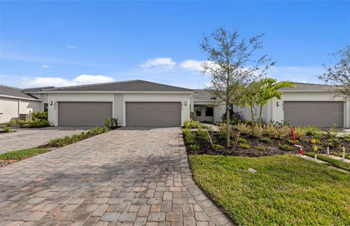 18828 Indian Rock Pl, LAKEWOOD RANCH, FL, 34211-2928 | Card Image