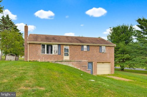 211 Kocher Ln, ELIZABETHVILLE, PA, 17023-8717 | Card Image