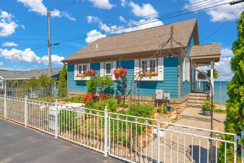 5386 Port Austin Rd, Caseville, MI, 48725-9581 | Card Image