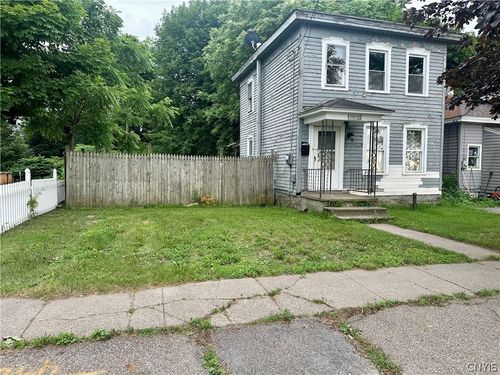 12 Mercer St, Oswego, NY, 13126-1209 | Card Image