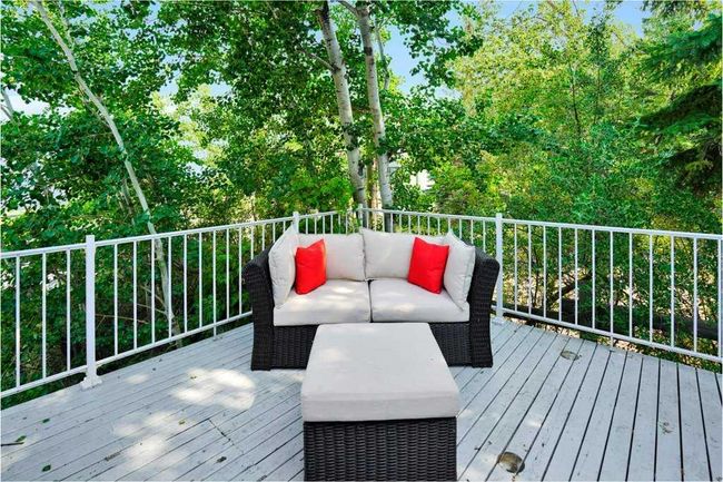 34 Beach St E, House other with 3 bedrooms, 2 bathrooms and 2 parking in Rochon Sands AB | Image 4