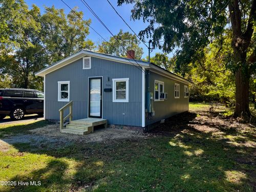 706 Caswell St, Smithfield, NC, 27577-4059 | Card Image