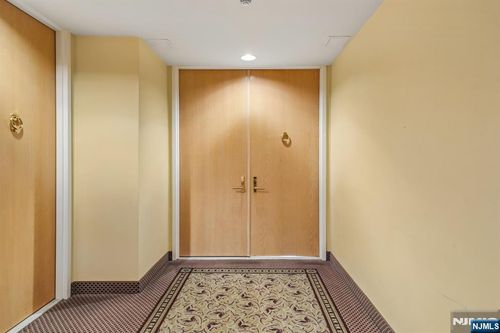 10 Smith Manor Blvd, West Orange, NJ, 07052-4223 | Card Image
