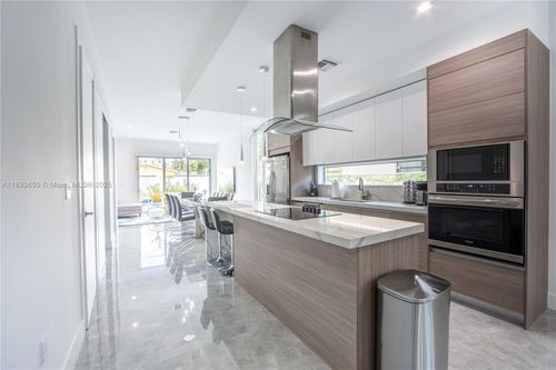 b-3461 Sw 25th St, Miami, FL, 33133-2035 | Card Image