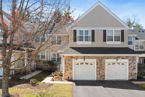8 Scarlet Oak Dr, Princeton, NJ, 08540-4610 | Card Image