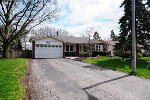 1266 Lakeview Dr, Oakville, ON, L6H2M8 | Card Image