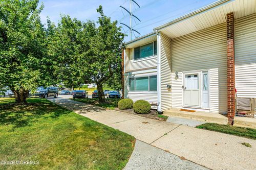 L1 Quincy Cir, Dayton, NJ, 08810-1336 | Card Image