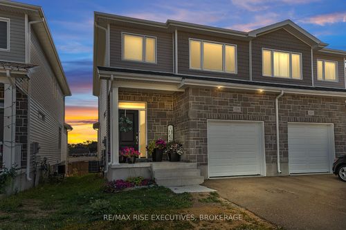1219 Max Cres, Kingston, ON, K7P0P2 | Card Image