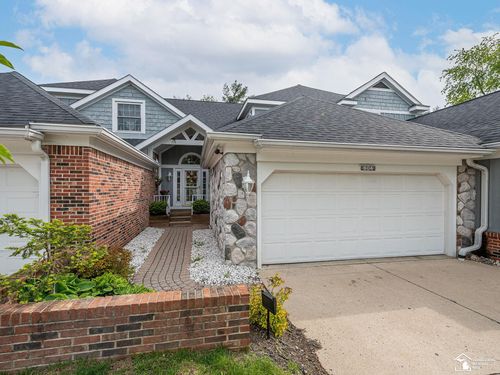 604 Meadowlands Ct, Monroe, MI, 48161-3767 | Card Image