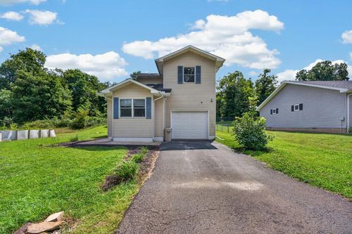 101 Pinehurst Blvd, Waverly, OH, 45690-9679 | Card Image