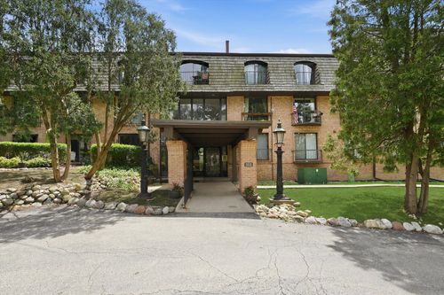 309-600 W Russell St, Barrington, IL, 60010-4164 | Card Image