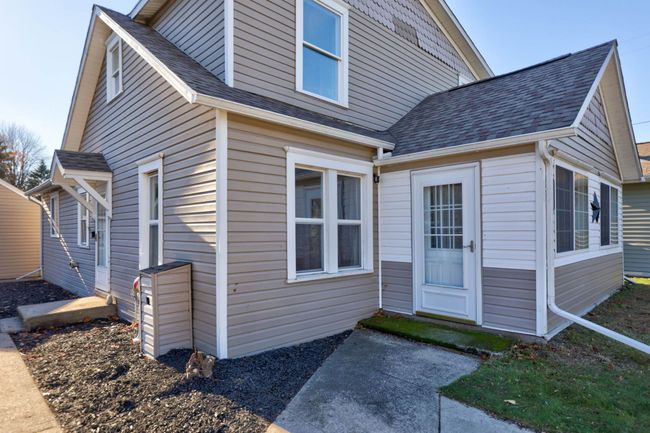 246 Lagoon Beach Dr, House other with 3 bedrooms, 2 bathrooms and null parking in Bay City MI | Image 6