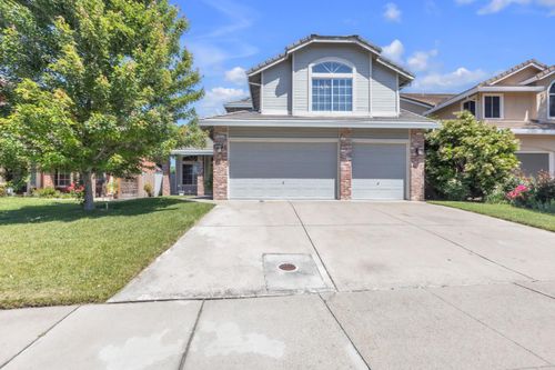 3923 Garmisch Ct, Antelope, CA, 95843-5276 | Card Image