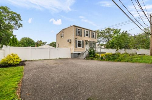 145 Schmidt Ave, Holbrook, NY, 11741-3115 | Card Image
