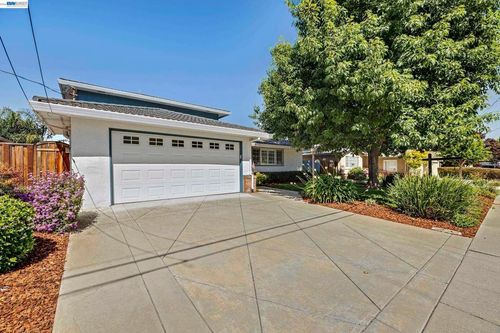 879 Via Seville, Livermore, CA, 94550 | Card Image