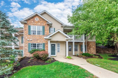 221-14821 Lenox Dr, Strongsville, OH, 44136-8934 | Card Image