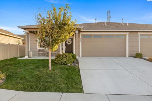 6711 W 38th Ave, Kennewick, WA, 99338-1529 | Card Image