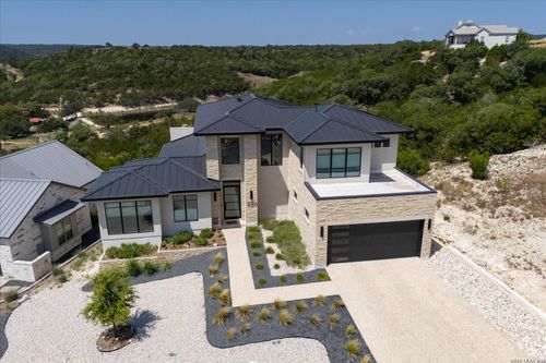330 Preston Trl, Boerne, TX, 78006-8876 | Card Image