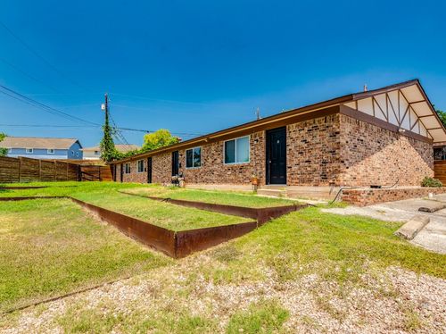 3404 Willowrun Cv, Austin, TX, 78704-7561 | Card Image