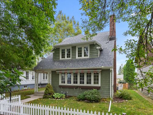 2011 N 9th St, Sheboygan, WI, 53081-2613 | Card Image