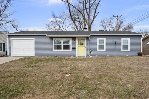 933 34th Ave, East Moline, IL, 61244-3627 | Card Image