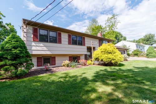 30 Dellwood Dr, Milford, CT, 06460-6829 | Card Image
