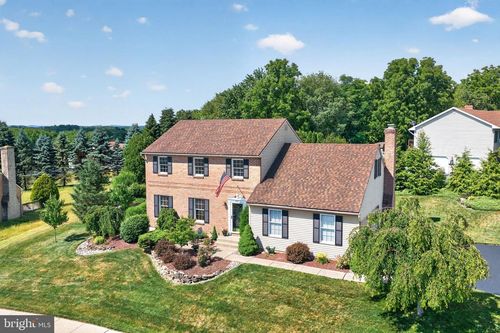 4601 Christina Dr, Whitehall, PA, 18052-1007 | Card Image