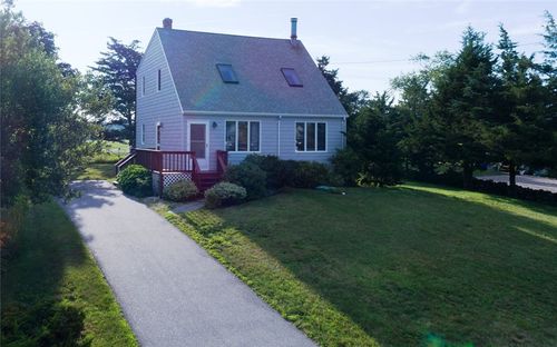 26 Charlene Ave, Westerly, RI, 02891-4406 | Card Image
