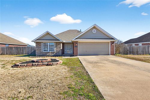 1562 Hutchinson St, Pea Ridge, AR, 72751-2545 | Card Image