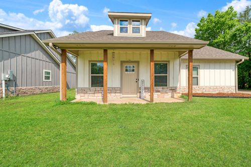 675 High St, Blossom, TX, 75416-2422 | Card Image