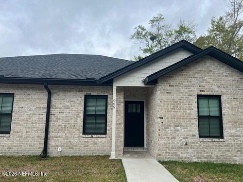 669 S Orange St, Starke, FL, 32091-3841 | Card Image