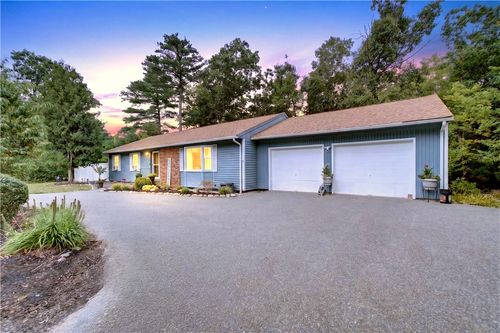 765 Putnam Pike, Glocester, RI, 02814 | Card Image