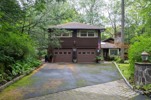 2 Oak Dr, Sherman, CT, 06784-1634 | Card Image