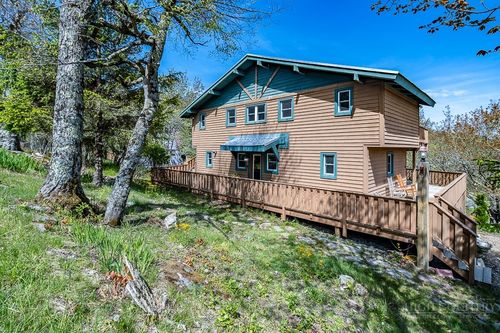 125 Skiway Cir, Beech Mountain, NC, 28604-8200 | Card Image