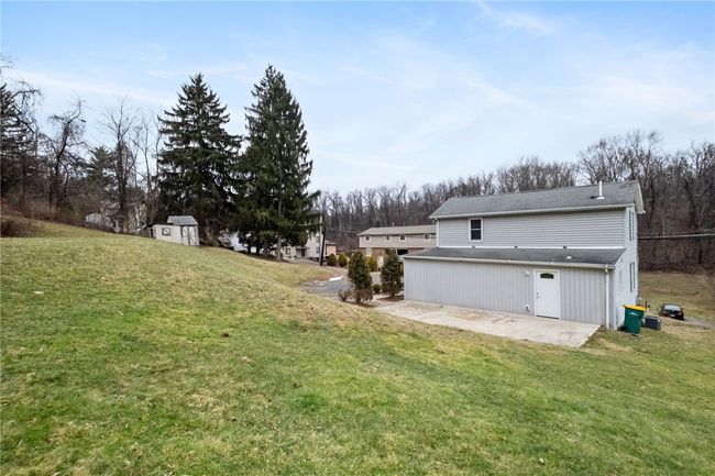 1028 Moon Run Rd, House other with 3 bedrooms, 3 bathrooms and 4 parking in Mc Kees Rocks PA | Image 28