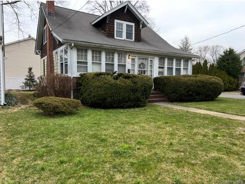 70 Staples St, Farmingdale, NY, 11735-3718 | Card Image