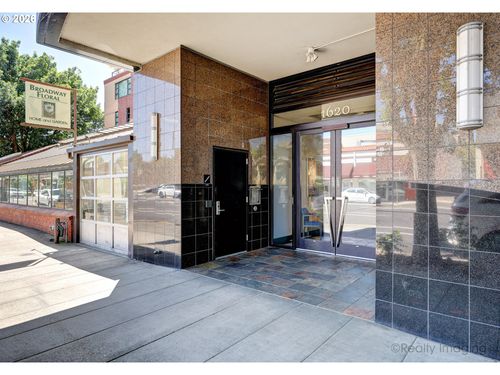 228-1620 Ne Broadway St, Portland, OR, 97232-1799 | Card Image