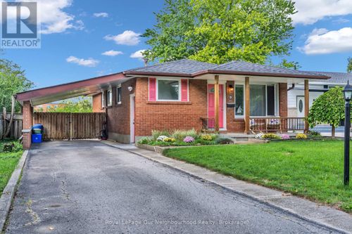 9 Kenwood Cres, London, ON, N5Y3W6 | Card Image
