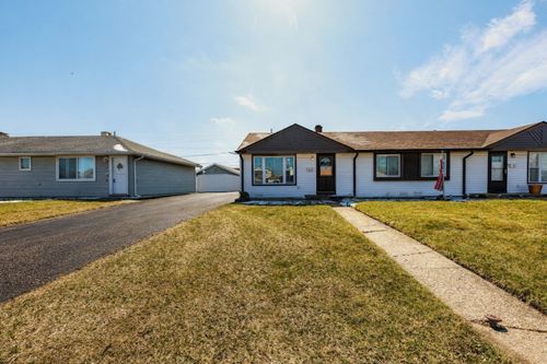 4519 W 90th Pl, Hometown, IL, 60456-1052 | Card Image